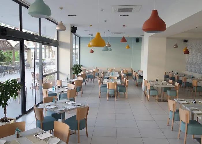 Blue Sea אתר נופש 4*